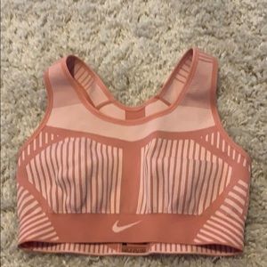 Nike sports bra size small